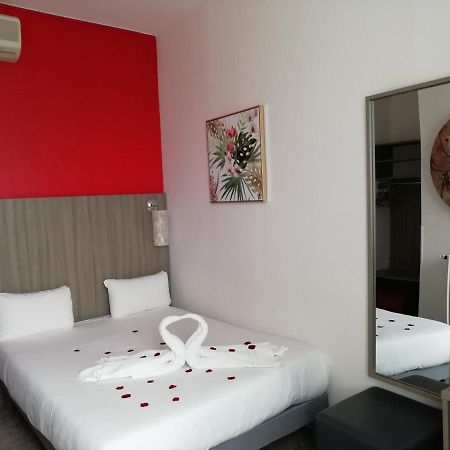 Hotel De Champagne Angers Bagian luar foto